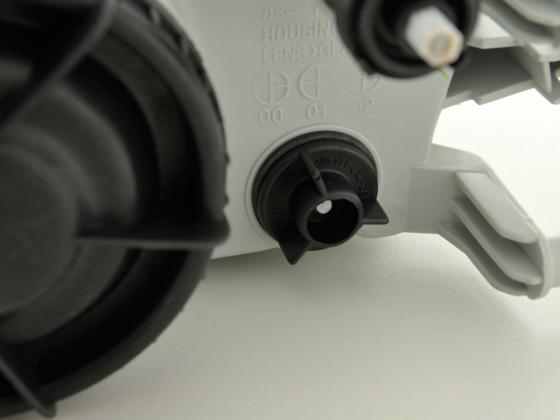 Verschleißteile Scheinwerfer rechts Mitsubishi Carisma (Typ DA0) 95-99 Verschleißteile Scheinwerfer rechts Mitsubishi Carisma (Typ DA0) 95-99